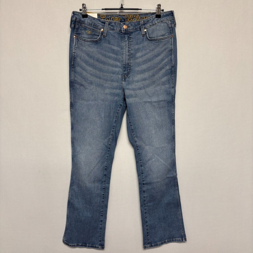 NWT Wrangler x Lainey Wilson Women Boot Hugger Jeans Size 34x32 Denim C139 -9